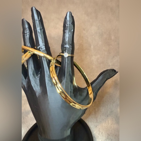 💛Elegant 6-PC Gold Tone Jewelry Bundle/EUC💛 - Picture 7 of 8